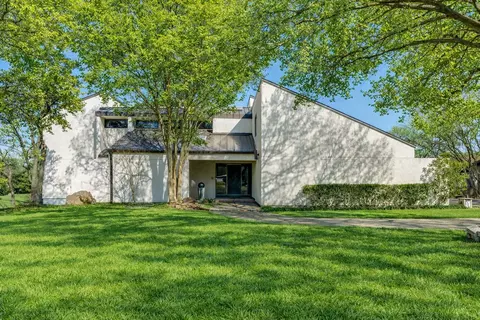 1816 Southpark Dr, Arlington, TX 76013