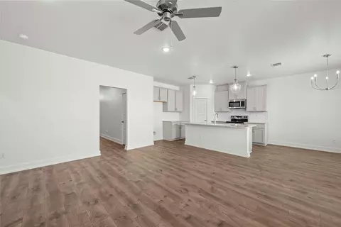 Living - 3000 Teasdale Rd, Waco, TX 76655 photo 3 of 5