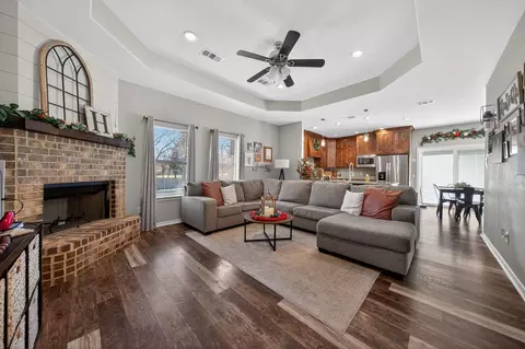 121 Harmon Rd, Gun Barrel City, TX 75156