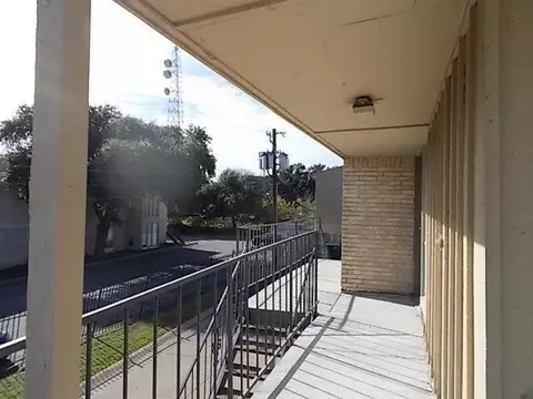 4524 Amesbury Dr #C, Dallas, TX 75206