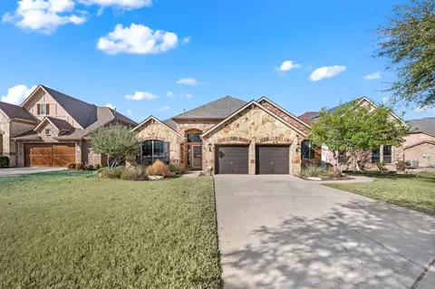 8121 Rock Elm Rd, Fort Worth, TX 76131