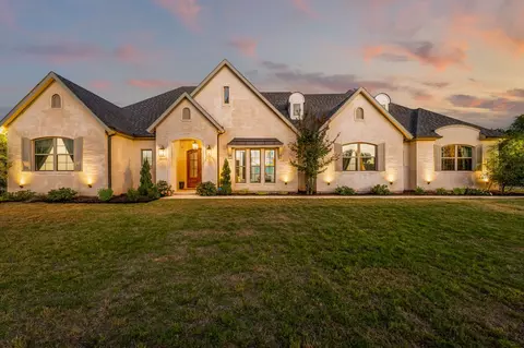 217 E Bay Dr, Bridgeport, TX 76426