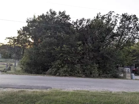 914 Indian Creek Dr, Granbury, TX 76048