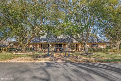 106 Fairmont Dr, Bossier City, LA 71111