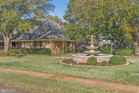 106 Fairmont Dr, Bossier City, LA 71111