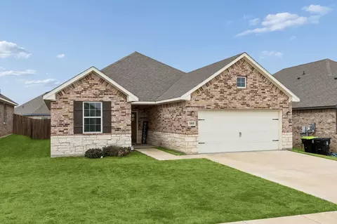 388 N Montague St, Pilot Point, TX 76258