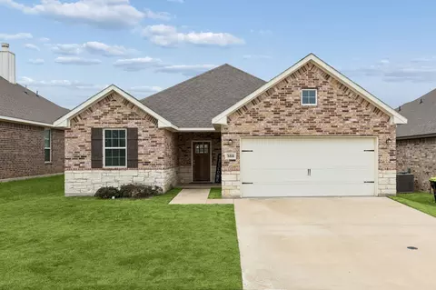 388 N Montague St, Pilot Point, TX 76258