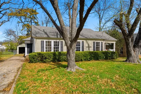 Exterior - 3005 Windsor Ave, Waco, TX 76708 photo 2 of 8