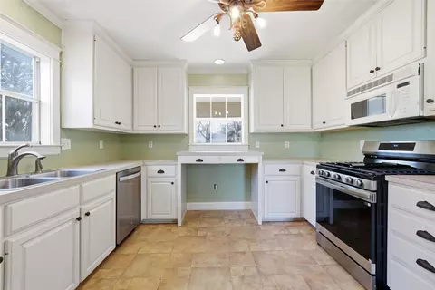Kitchen - 3005 Windsor Ave, Waco, TX 76708 photo 2 of 3