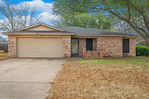 405 SW Rand Dr, Burleson, TX 76028