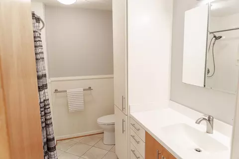 Bath - 3300 Loma Vista Dr, Waco, TX 76708 photo 4 of 4