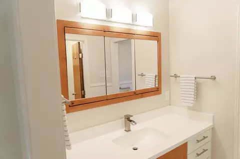 Bath - 3300 Loma Vista Dr, Waco, TX 76708 photo 2 of 4