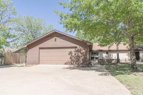 Exterior - 3300 Loma Vista Dr, Waco, TX 76708 photo 8 of 8