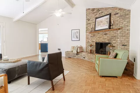 Living - 3300 Loma Vista Dr, Waco, TX 76708 photo 3 of 4