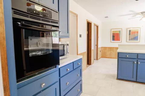 Kitchen - 3300 Loma Vista Dr, Waco, TX 76708 photo 3 of 3