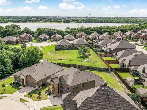 805 Lake Cypress Ln, Little Elm, TX 75068