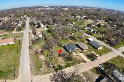 704 E 4th Ave, Corsicana, TX 75110