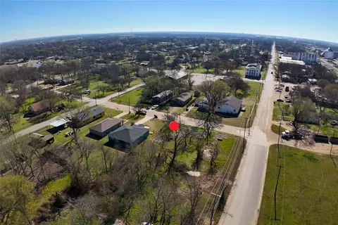 704 E 4th Ave, Corsicana, TX 75110
