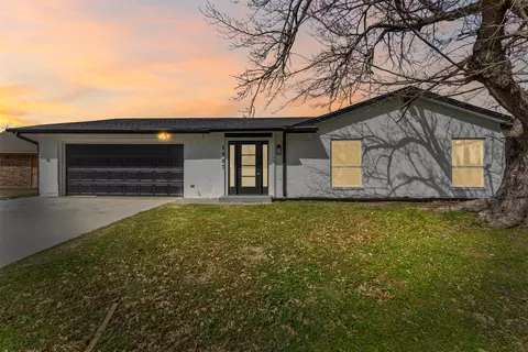 1907 Sunridge Rd, Carrollton, TX 75006