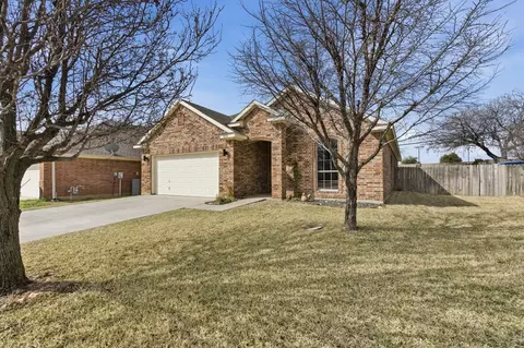 813 Chase Cir, Hurst, TX 76053