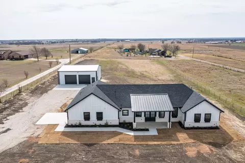 1327 Old Maypearl Rd, Waxahachie, TX 75165