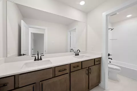 Bath - 1562 Ginger Ln, Argyle, TX 76226 photo 5 of 5