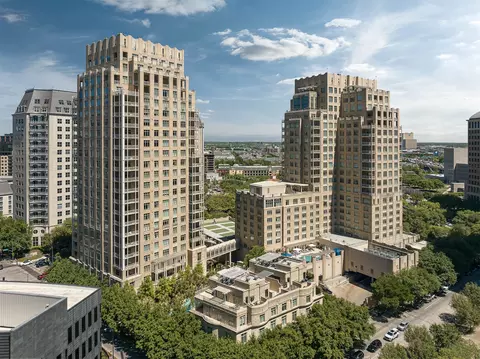 2555 N Pearl St #1304, Dallas, TX 75201