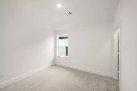 Bedroom - 1725 Nesting Robin Ln, Krum, TX 76249 photo 4 of 6