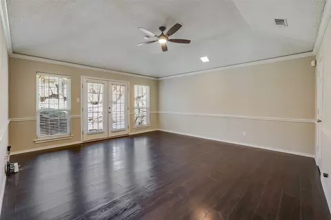 Living - 4129 Hackmore Loop, Irving, TX 75061 photo 4 of 4