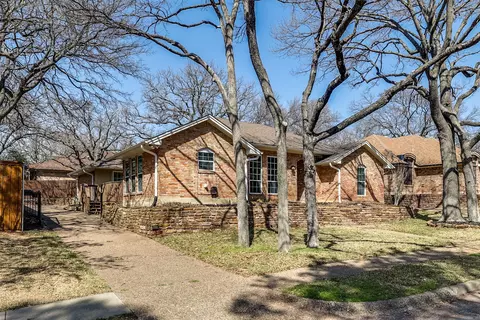 Exterior - 4129 Hackmore Loop, Irving, TX 75061 photo 2 of 5