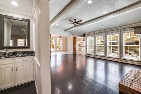 Living - 4129 Hackmore Loop, Irving, TX 75061 photo 2 of 4
