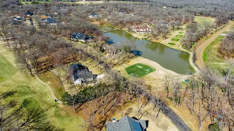 237 Colonial Dr, Mabank, TX 75156 photo 4