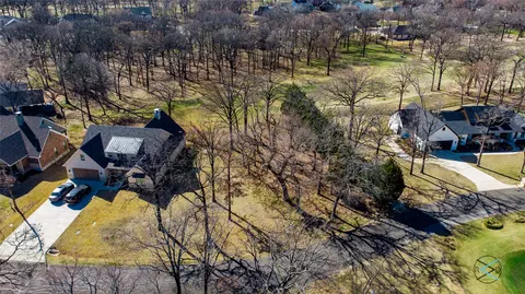 237 Colonial Dr, Mabank, TX 75156