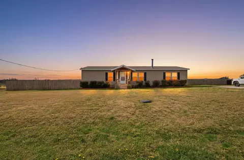 650 Lone Star Rd, Whitesboro, TX 76273