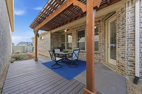 Exterior - 813 8th St, Argyle, TX 76226 photo 6 of 11