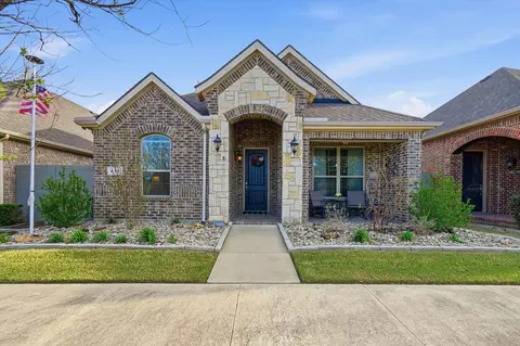 Exterior - 813 8th St, Argyle, TX 76226 photo 10 of 11