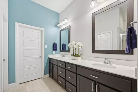 Bath - 813 8th St, Argyle, TX 76226 photo 1 of 2