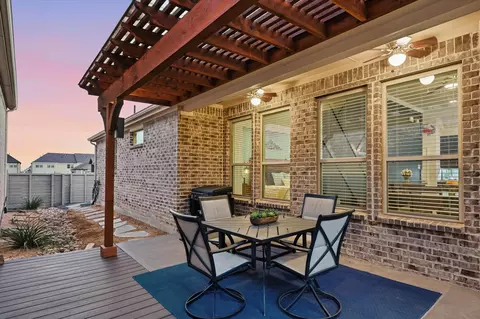 Exterior - 813 8th St, Argyle, TX 76226 photo 5 of 11