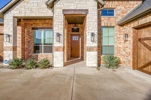 13921 E Riviera Dr, Burleson, TX 76028