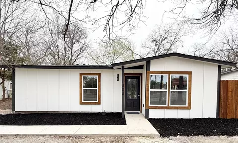 1303 N Galloway Ave, Mesquite, TX 75149