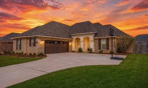 55 High Water Dr, Benton, LA 71006