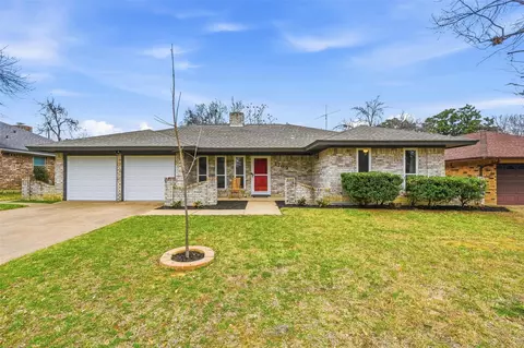 1709 Princeton Dr, Arlington, TX 76015