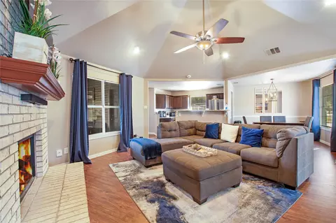 2004 Cedar Crest Blvd, Dallas, TX 75203