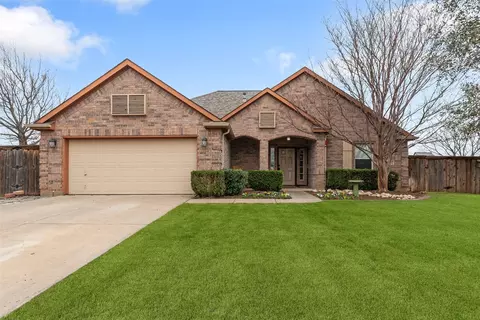 1024 Summit Dr, Justin, TX 76247