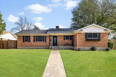 1038 Lakeview Dr, Mesquite, TX 75149
