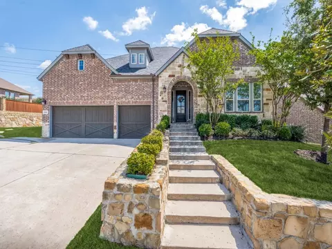 1044 Myers Park Trl, Roanoke, TX 76262