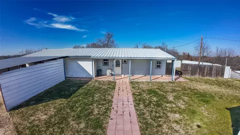 125 Hyde Away Ln, Weatherford, TX 76085