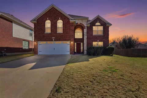 4925 Sunset Ridge Dr, Fort Worth, TX 76123