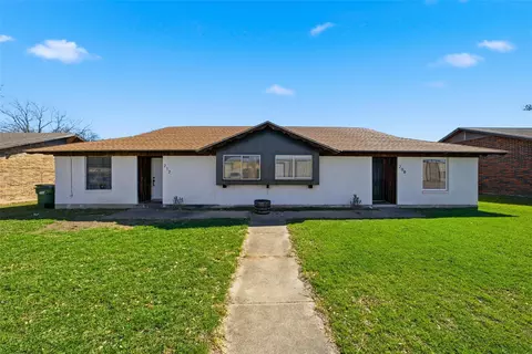 212 Queen Dr #208-212, Hewitt, TX 76643