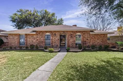 5222 Collingwood Dr, Garland, TX 75043